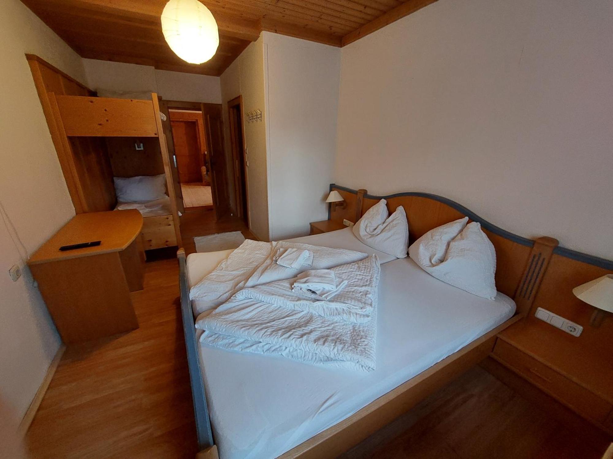 Gasthof Zur Post Taxenbach Ruang foto